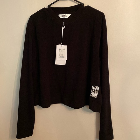 Rains Tops - RAINS Black Fleece Cropped Sweatshirt Size XL